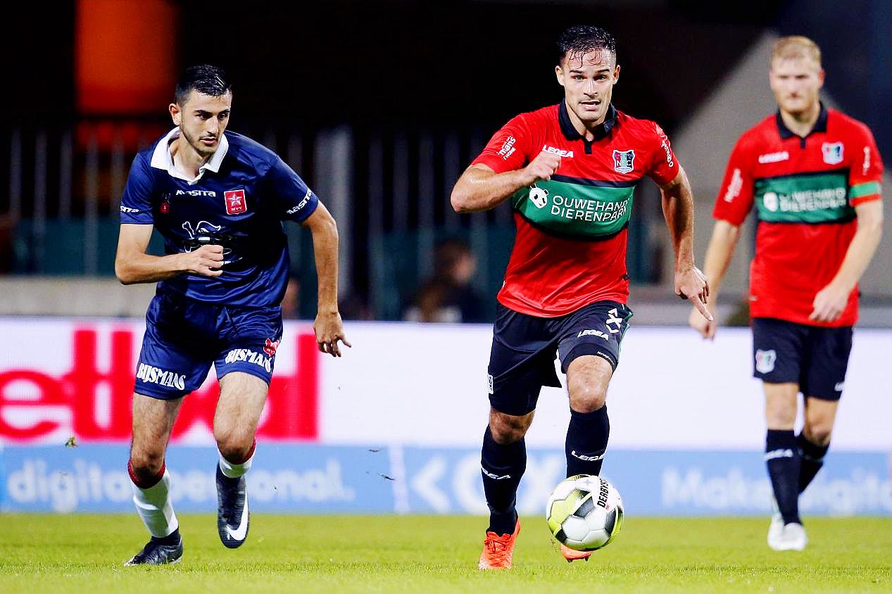 他们假装受 他们假装受